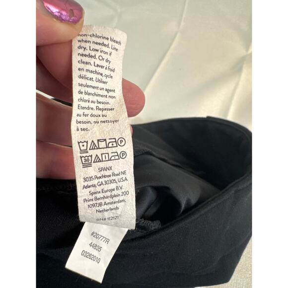 Spanx Dressy black dress pant with faux buttons 1X - Picture 7 of 8